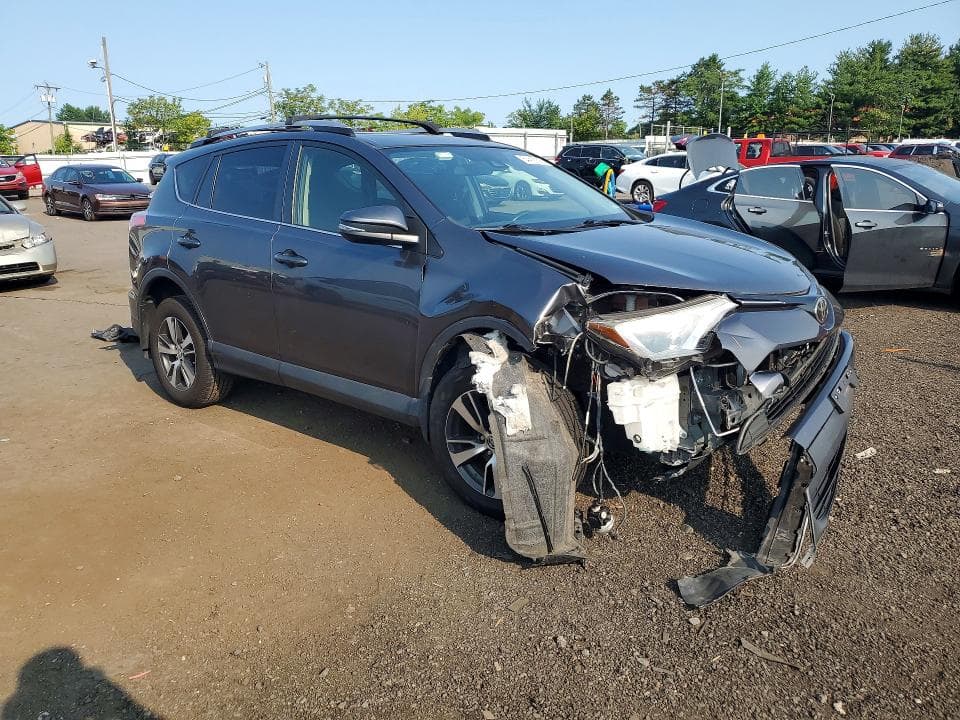 2017 TOYOTA RAV4 XLE 4