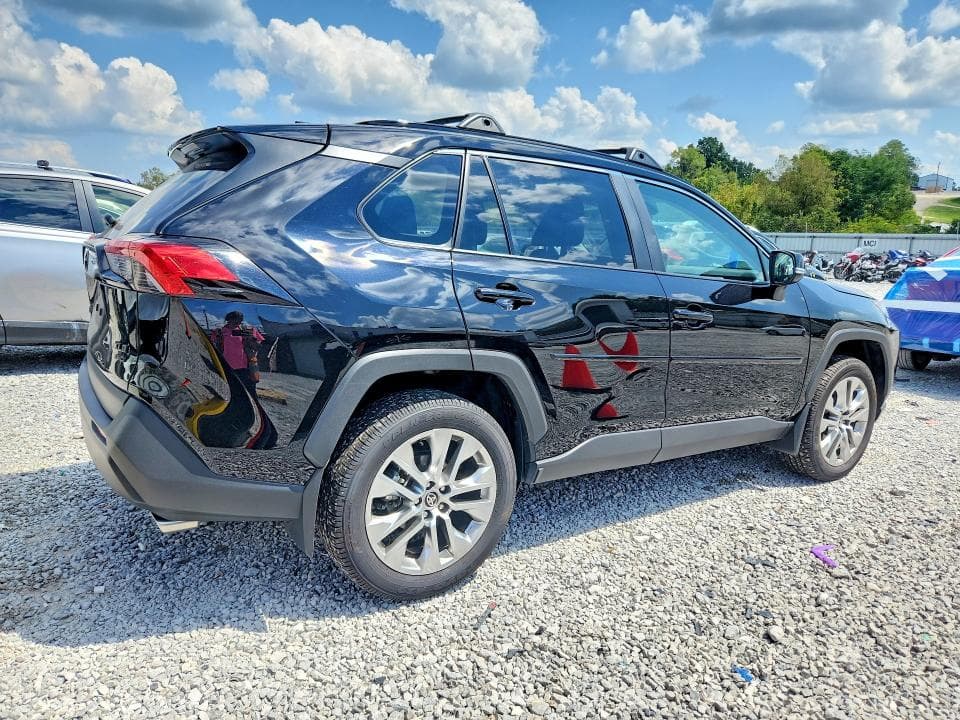 2025 TOYOTA RAV4 XLE PREMIUM 3