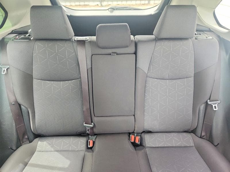 2019 TOYOTA RAV4 XLE 10