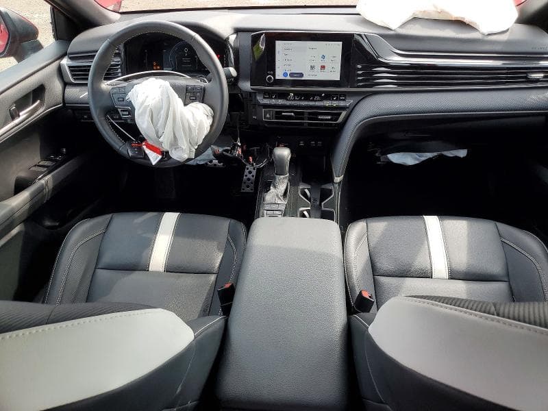 2025 TOYOTA CAMRY SE 8