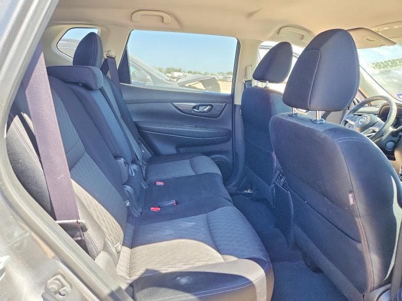 2017 NISSAN ROGUE SV 11