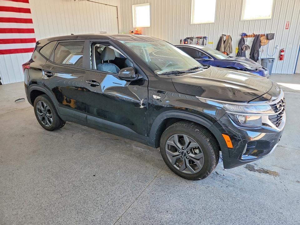 2025 KIA SELTOS LX 4
