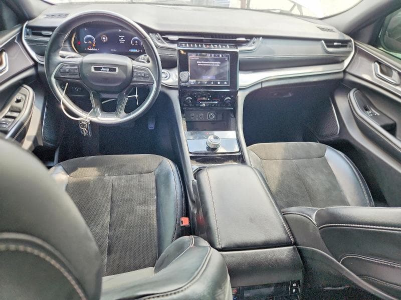 2021 JEEP GRAND CHEROKEE L LAREDO 8