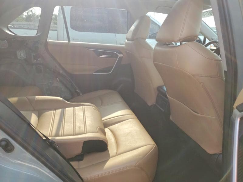 2020 TOYOTA RAV4 XLE PREMIUM 11