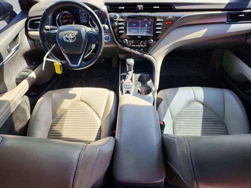 2020 TOYOTA CAMRY SE 8