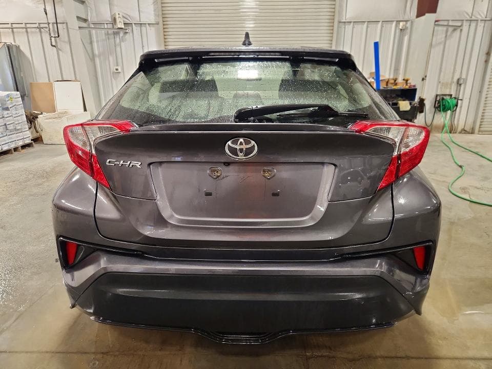 2019 TOYOTA C-HR LE 6