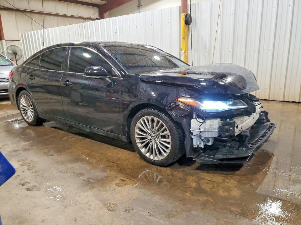 2019 TOYOTA AVALON LIMITED 4