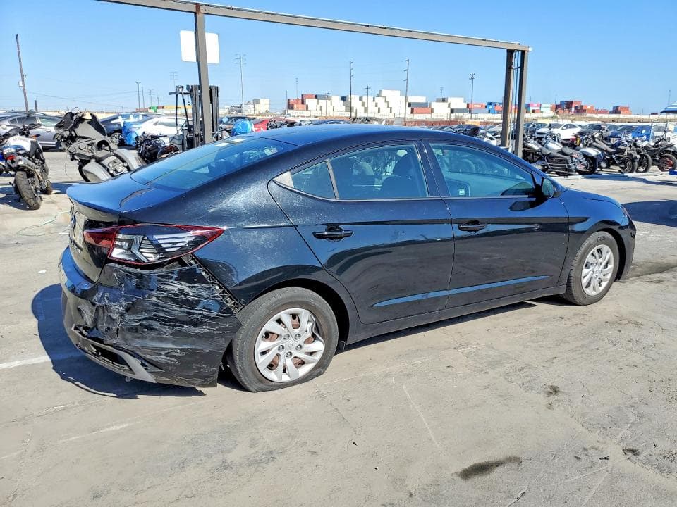 2020 HYUNDAI ELANTRA SE 3
