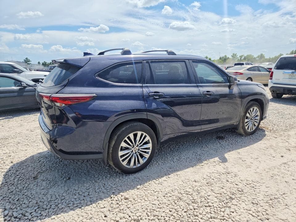 2024 TOYOTA HIGHLANDER PLATINUM 3