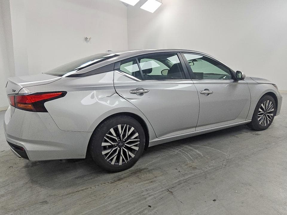 2023 NISSAN ALTIMA SV 3