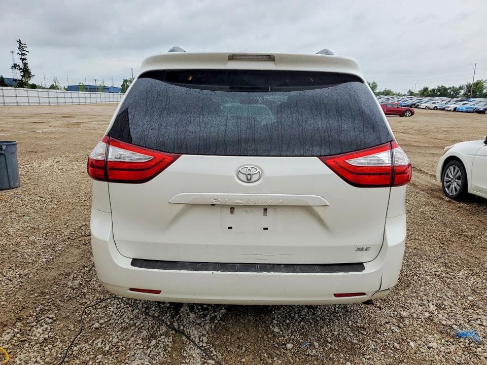 2017 TOYOTA SIENNA XLE 8-PASSENGER 6