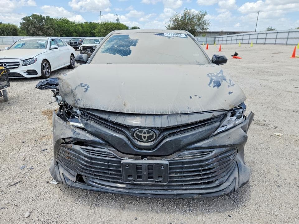 2019 TOYOTA CAMRY LE 5