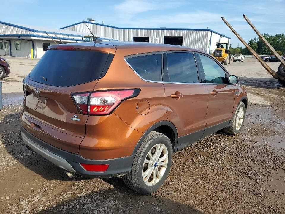 2017 FORD ESCAPE SE 3