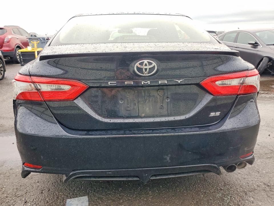 2018 TOYOTA CAMRY SE 6