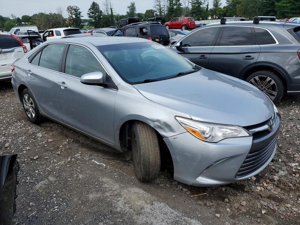 2017 TOYOTA CAMRY LE 4