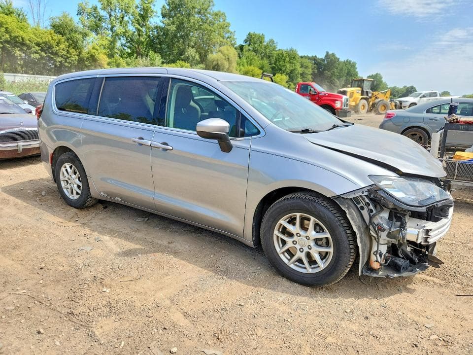 2017 CHRYSLER PACIFICA LX 4
