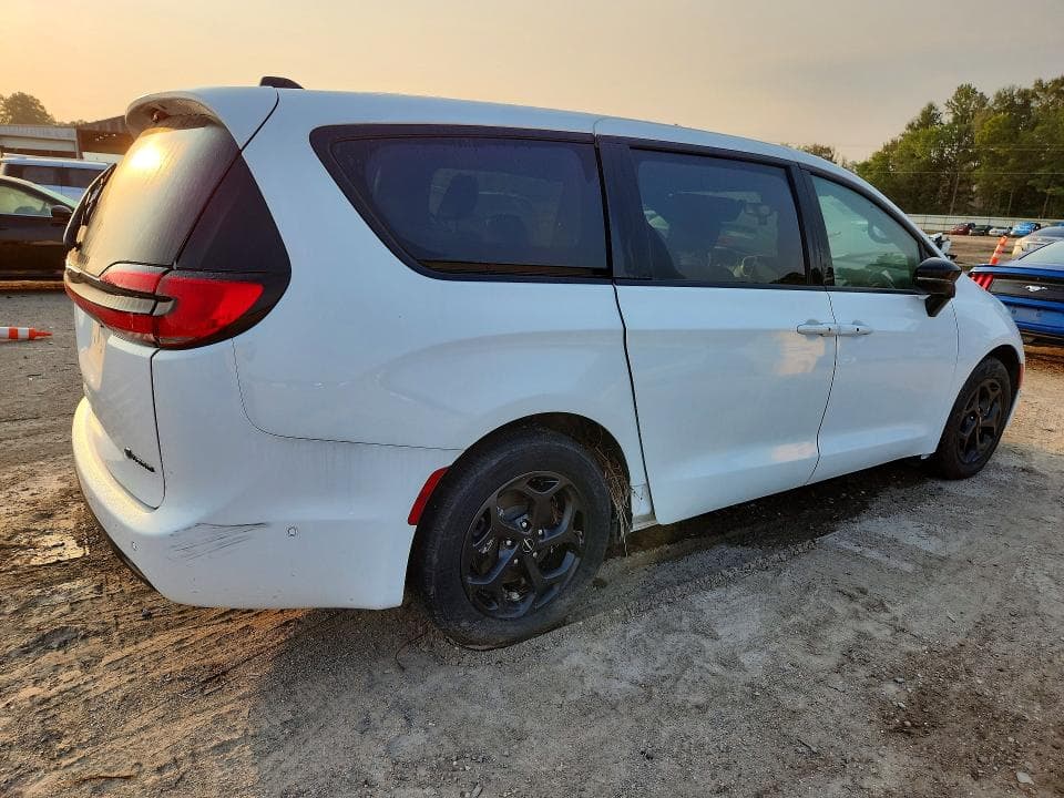 2024 CHRYSLER PACIFICA HYBRID SELECT 3