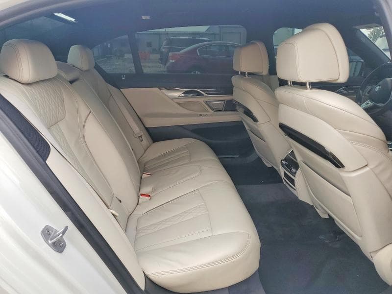 2018 BMW 750 XI 10