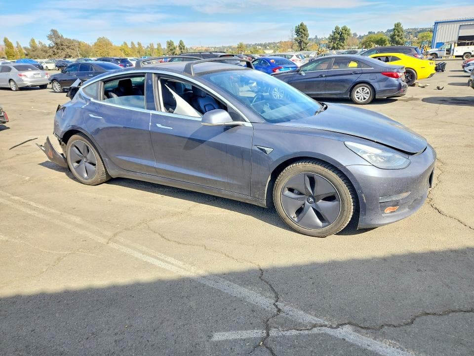 2018 TESLA MODEL 3 4