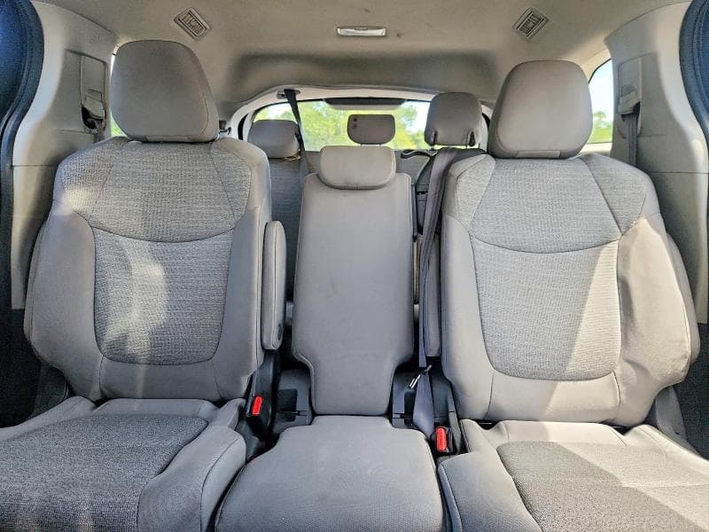 2021 TOYOTA SIENNA LE 10