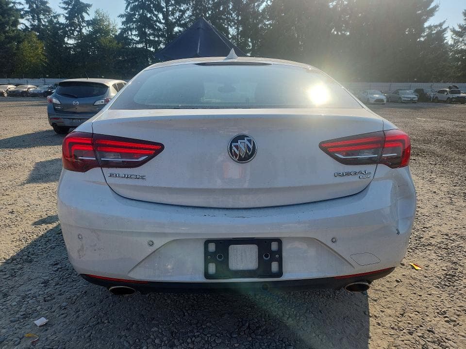 2018 BUICK REGAL ESSENCE 6