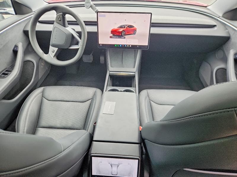 2025 TESLA MODEL 3 8