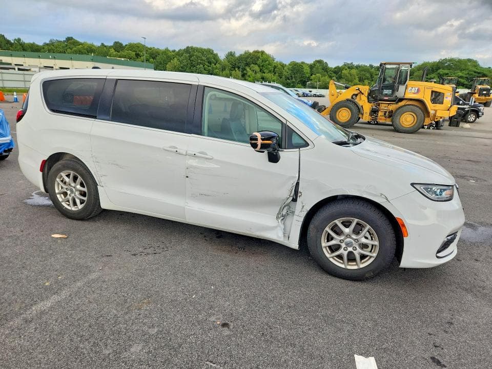 2024 CHRYSLER PACIFICA TOURING L 4