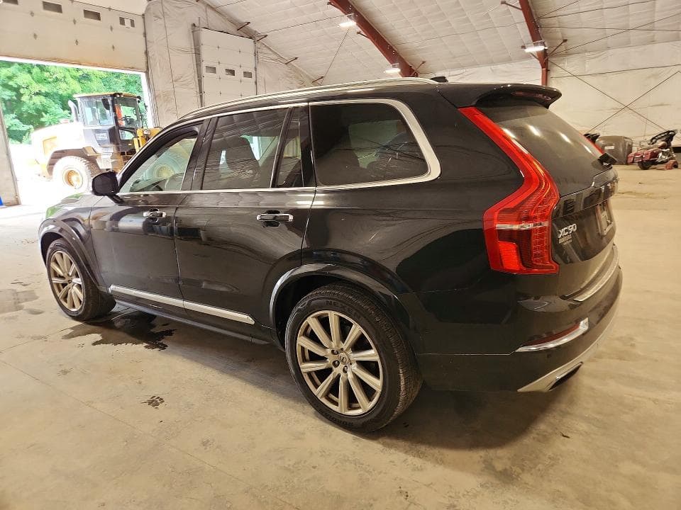 2017 VOLVO XC90 T6 2