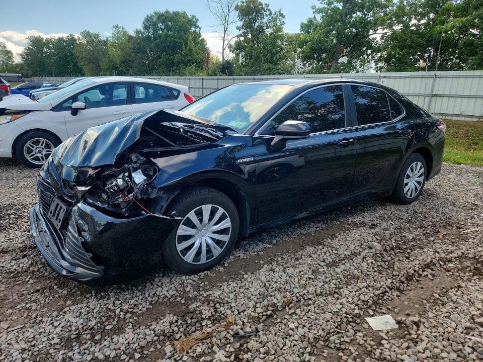 2020 TOYOTA CAMRY LE - 1