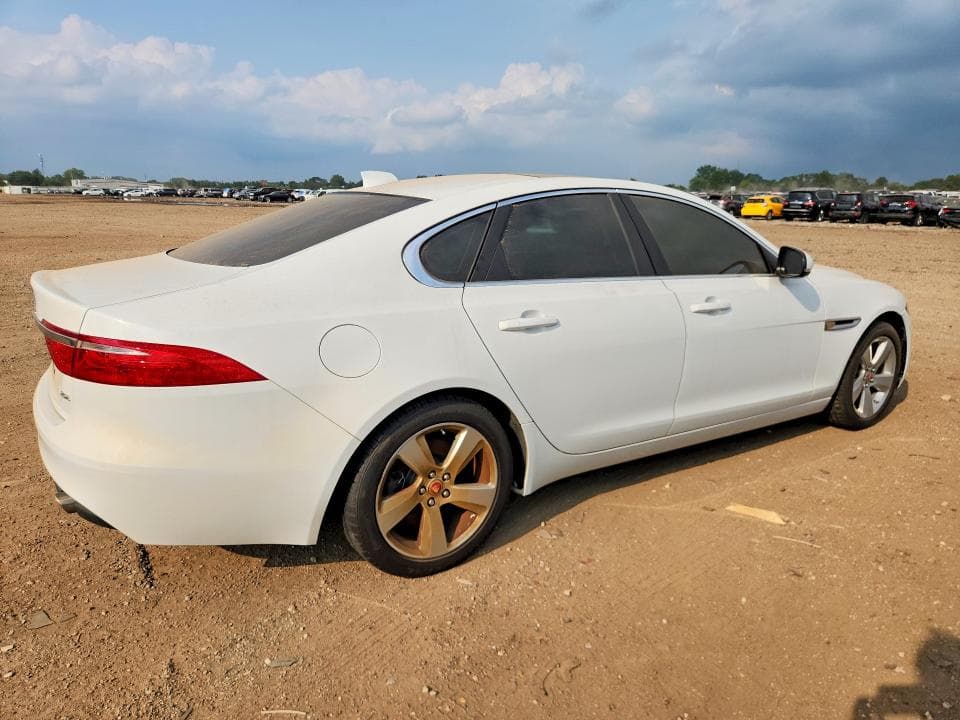 2018 JAGUAR XF 3