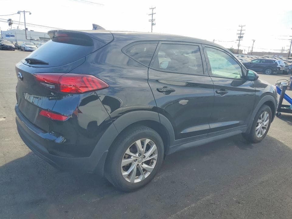 2021 HYUNDAI TUCSON SE 3