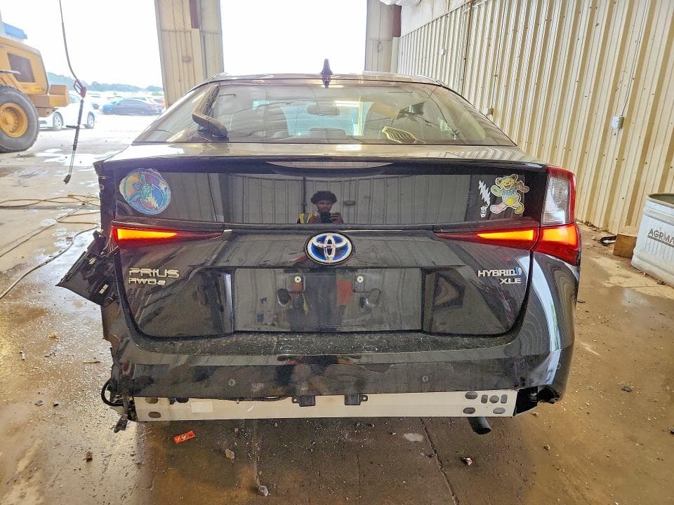 2020 TOYOTA PRIUS XLE AWD-E 6