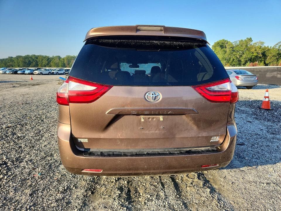 2020 TOYOTA SIENNA XLE PREMIUM 8-PASSENGER 6