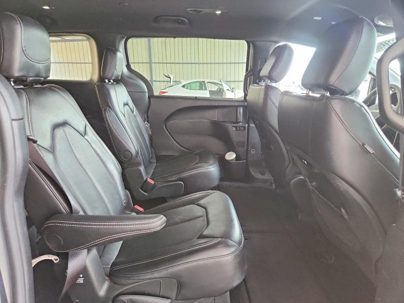 2025 CHRYSLER PACIFICA SELECT 11