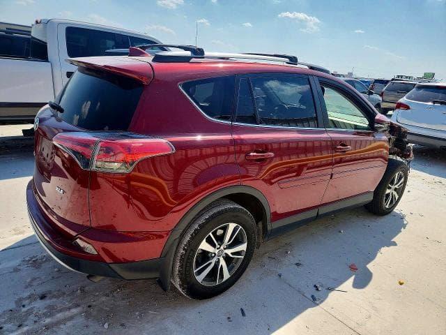 2018 TOYOTA RAV4 XLE 3
