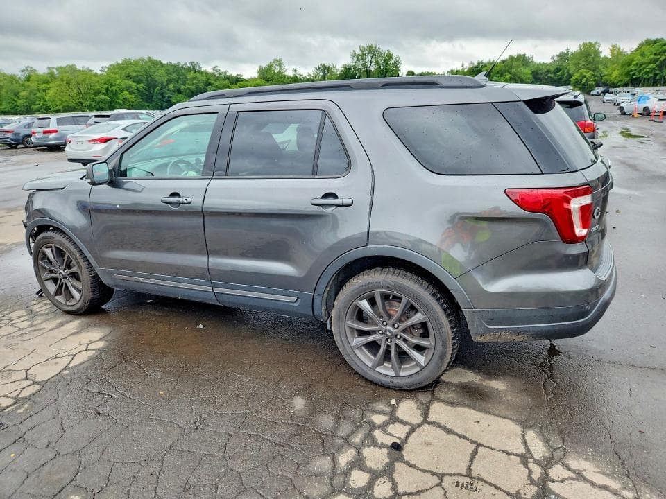 2018 FORD EXPLORER XLT 2