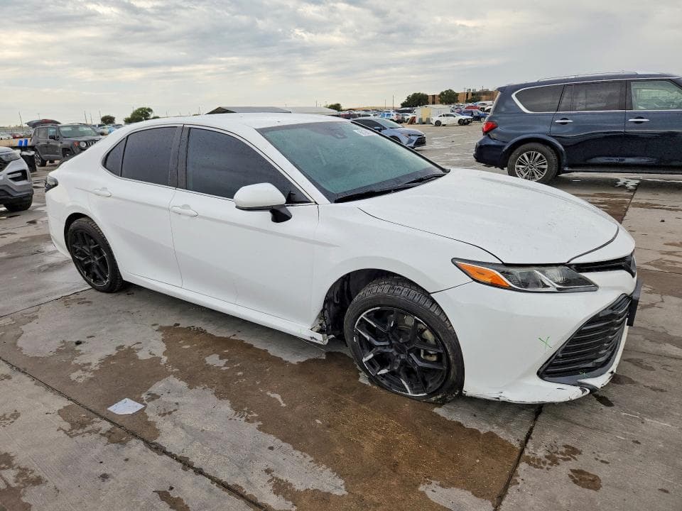 2020 TOYOTA CAMRY LE 4
