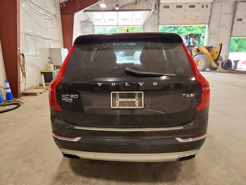 2017 VOLVO XC90 T6 6