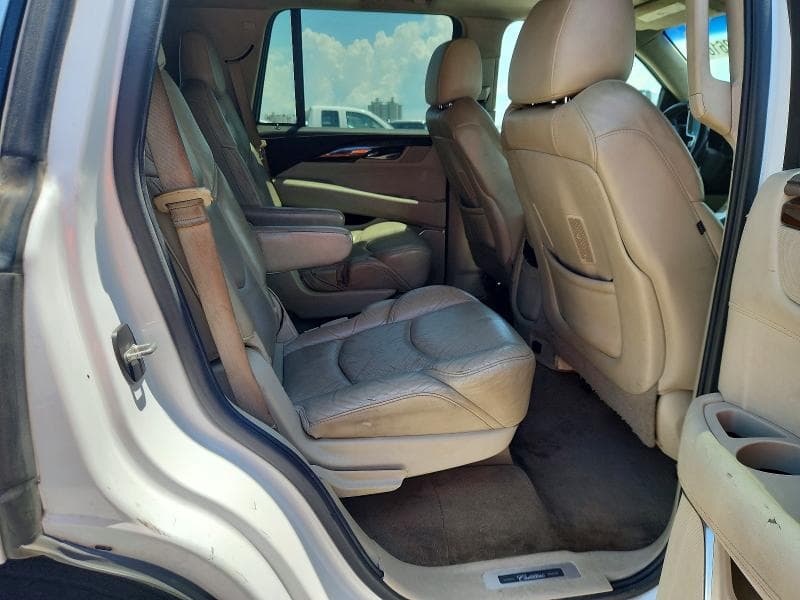 2017 CADILLAC ESCALADE LUXURY 11