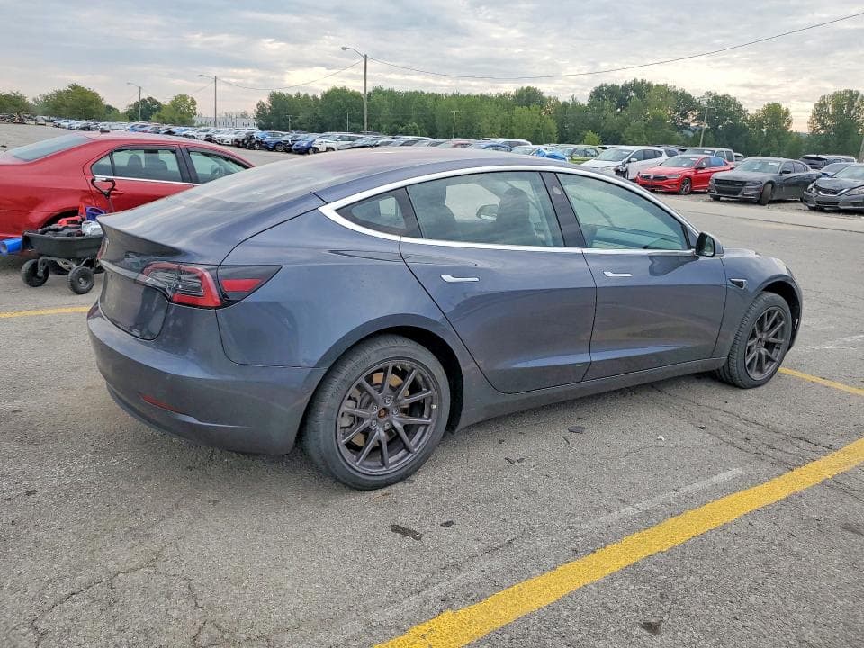 2018 TESLA MODEL 3 3