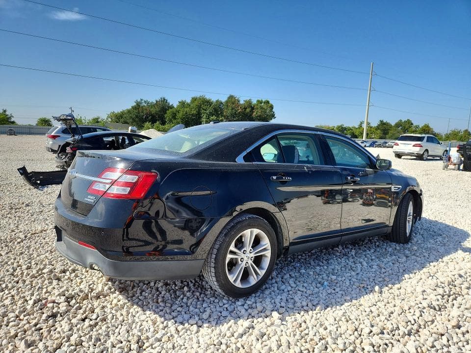2017 FORD TAURUS SEL 3