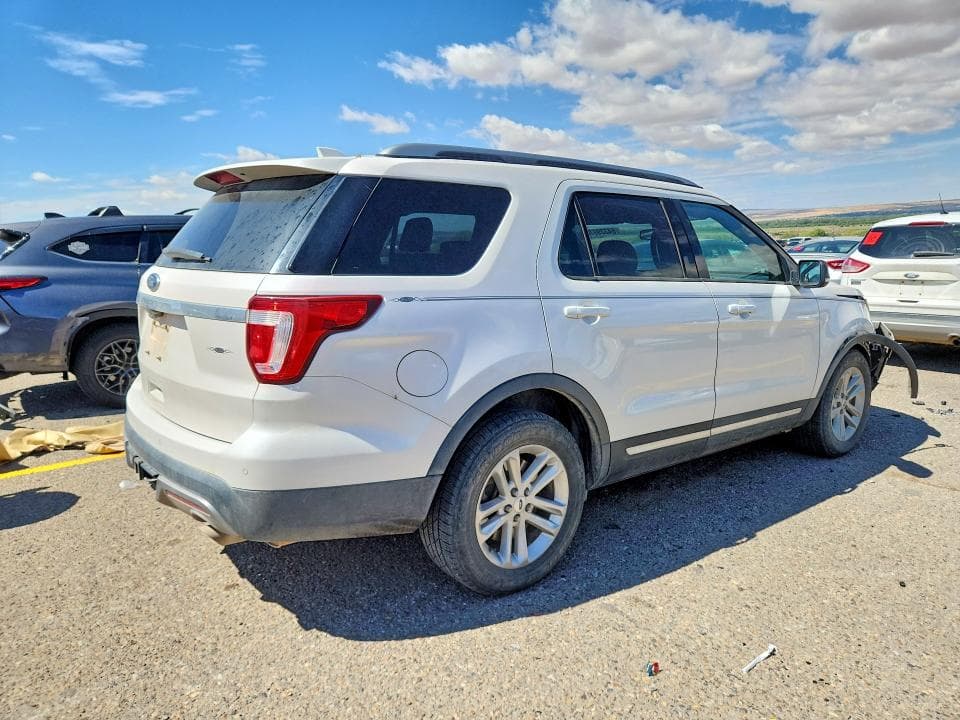 2017 FORD EXPLORER XLT 3
