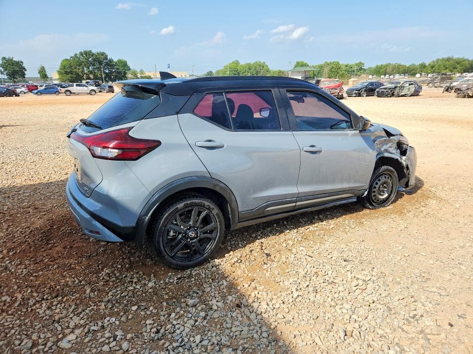 2021 NISSAN KICKS SR 3