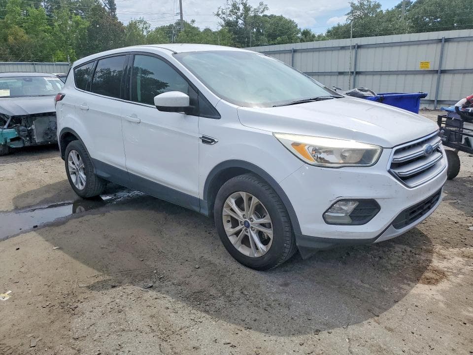 2017 FORD ESCAPE SE 4