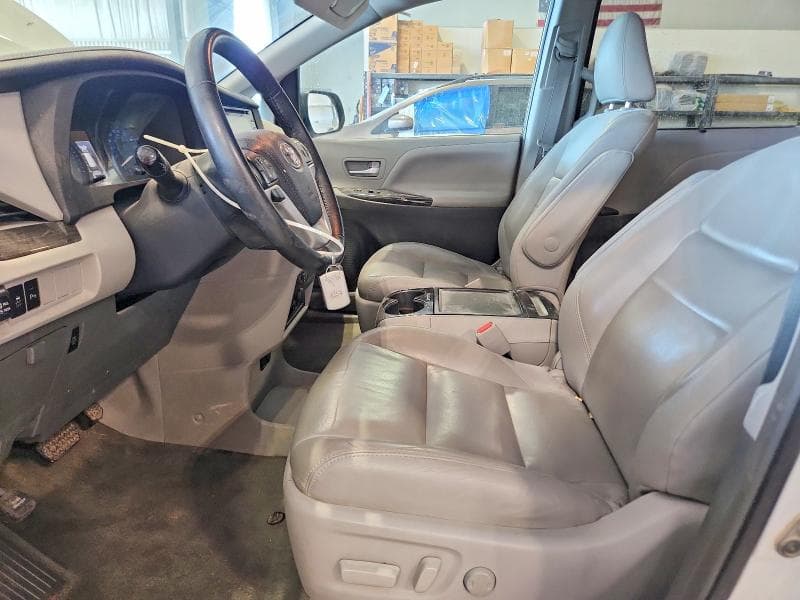 2018 TOYOTA SIENNA XLE PREMIUM 7-PASSENGER 7