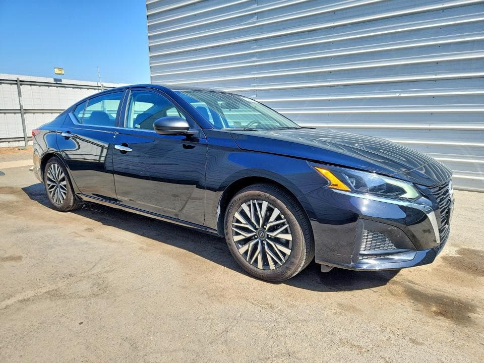 2025 NISSAN ALTIMA SV 4
