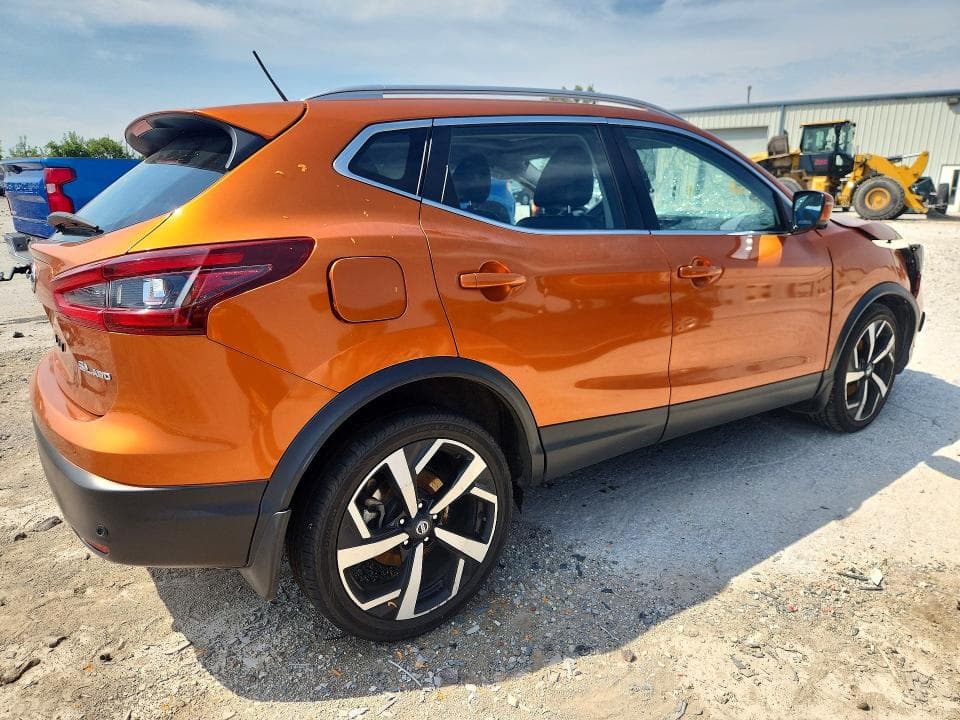 2022 NISSAN ROGUE SPORT SL 3