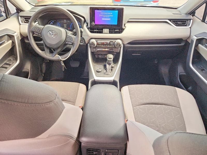 2024 TOYOTA RAV4 HYBRID XLE 8