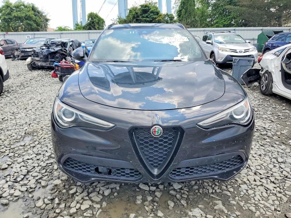 2022 ALFA ROMEO STELVIO 5