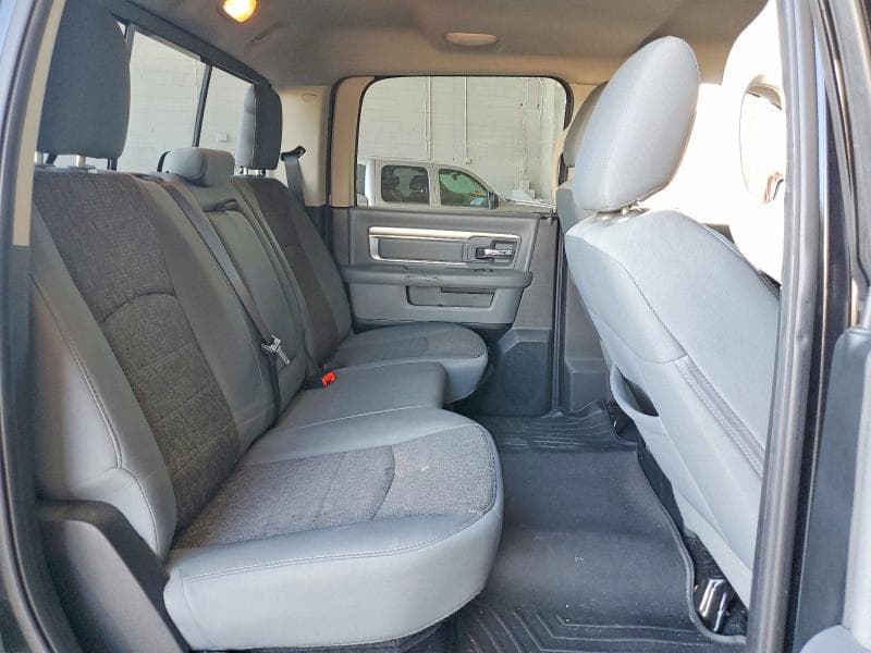 2017 RAM 1500 SLT 10